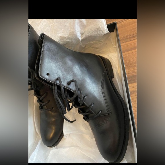 En thread boots - Picture 2 of 3